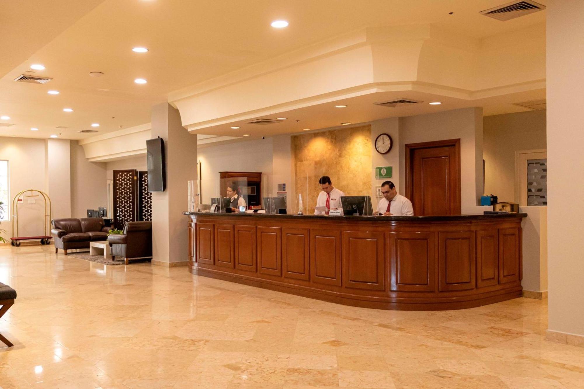 Best Western Plus Los Mochis Buitenkant foto